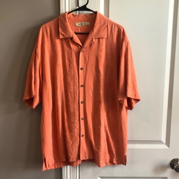 Tommy Bahama Other - Tommy Bahama Men’s Large 100% Silk SS Button‎ Up
